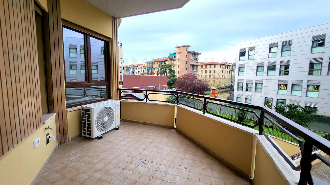 Trilocale terrazza abitabile in vendita via Milanesi