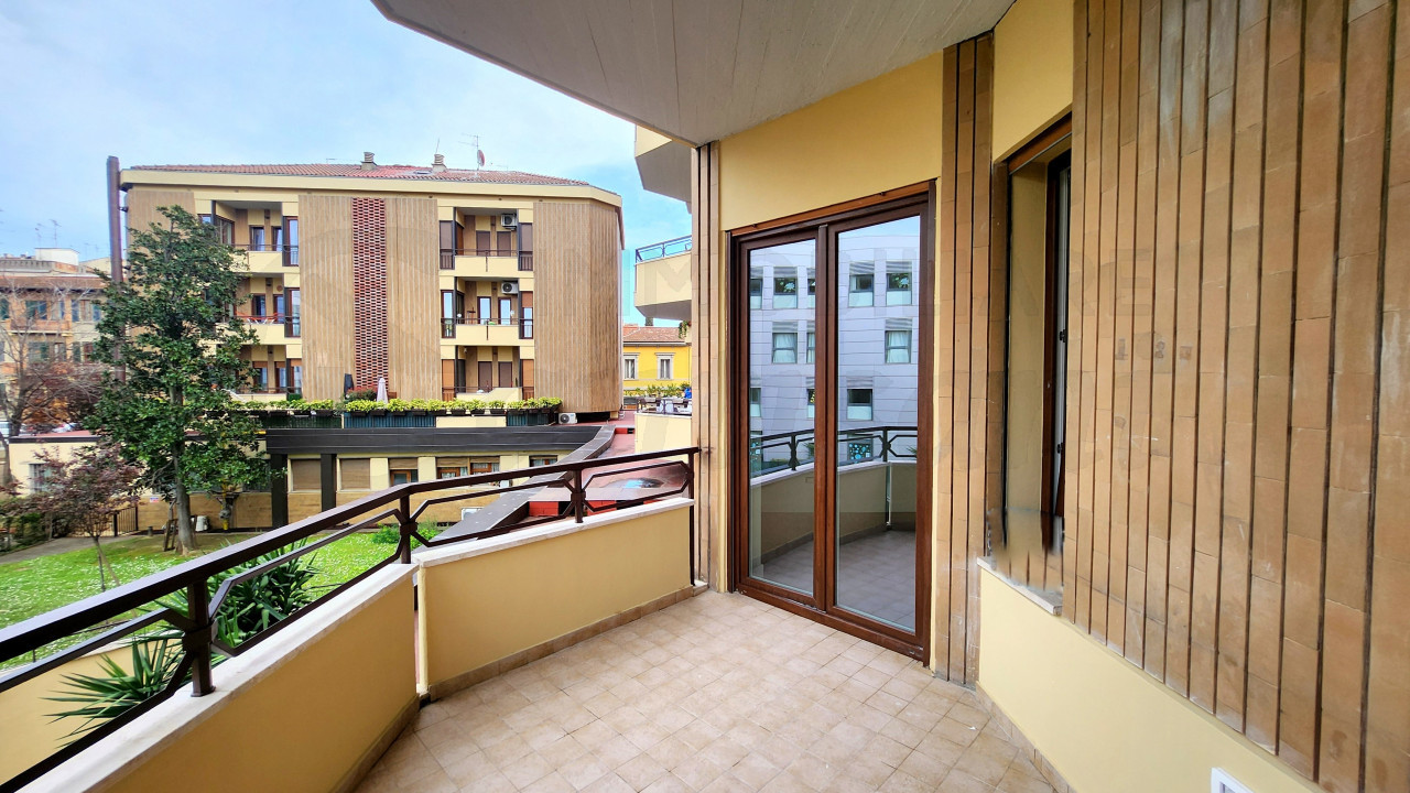 Trilocale terrazza abitabile in vendita via Milanesi