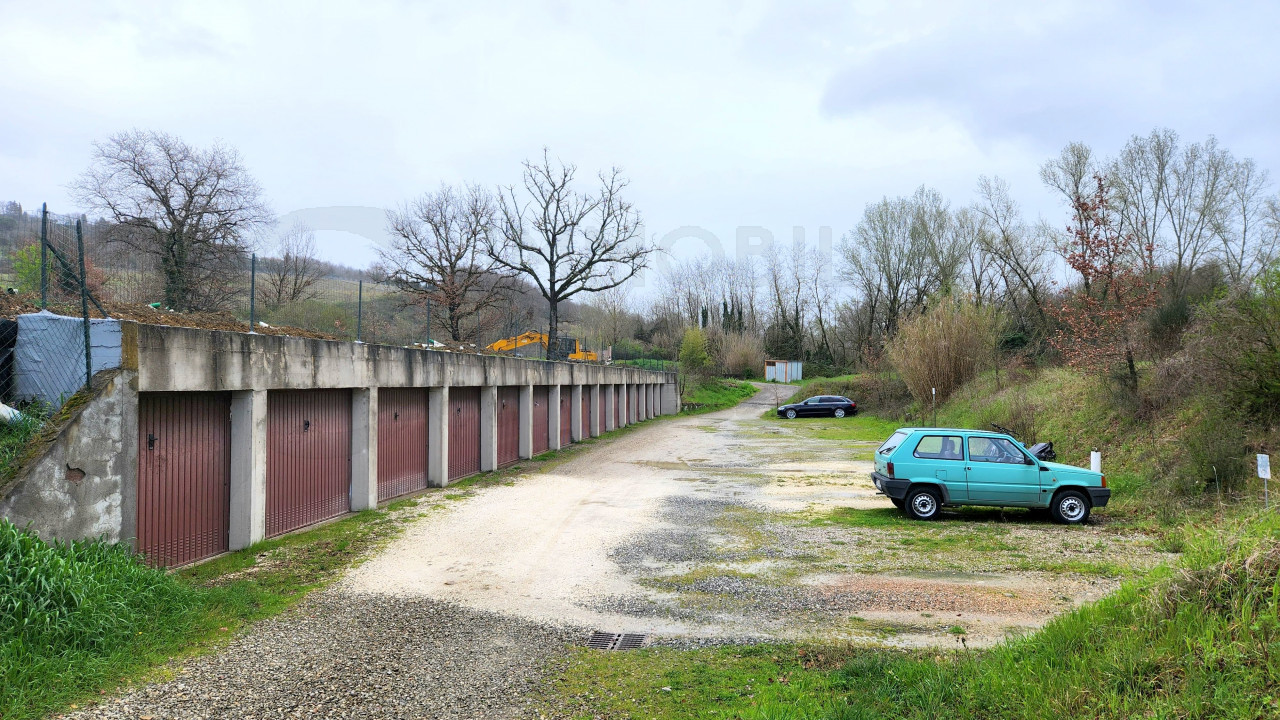 Appartamento con giardino e garage in vendita a Montespertoli