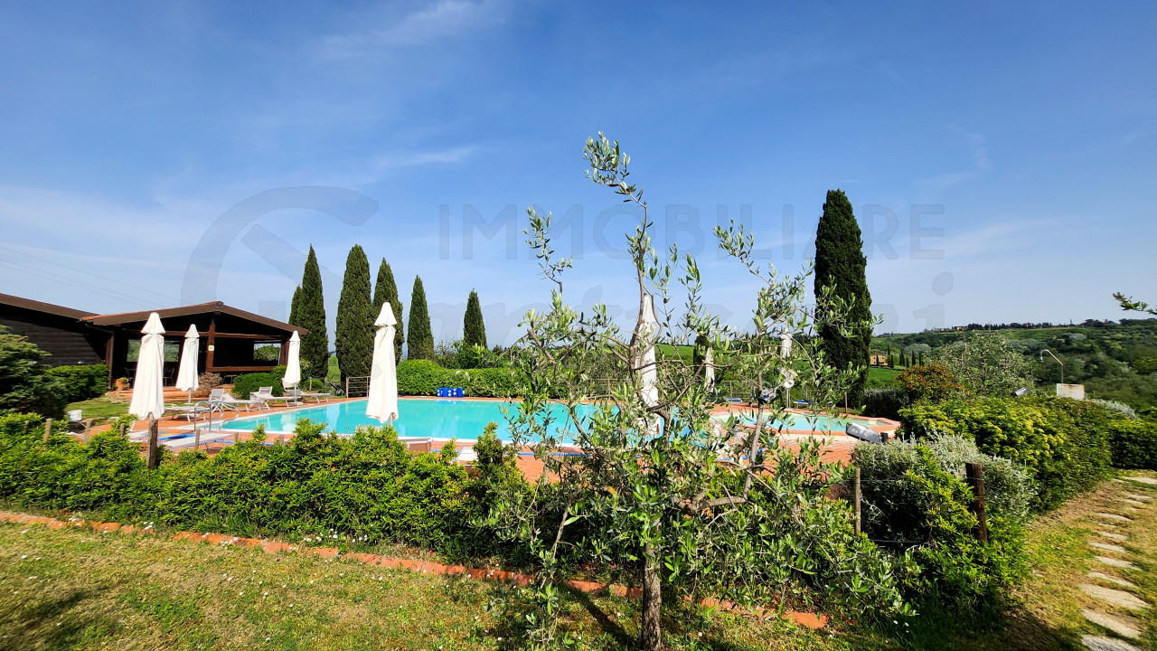 Appartamento in residence con piscina a Montaione