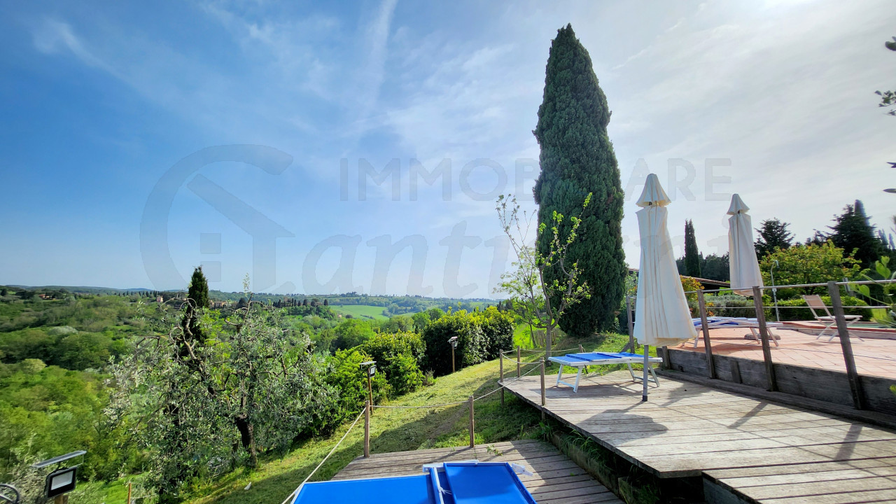 Appartamento in residence con piscina a Montaione