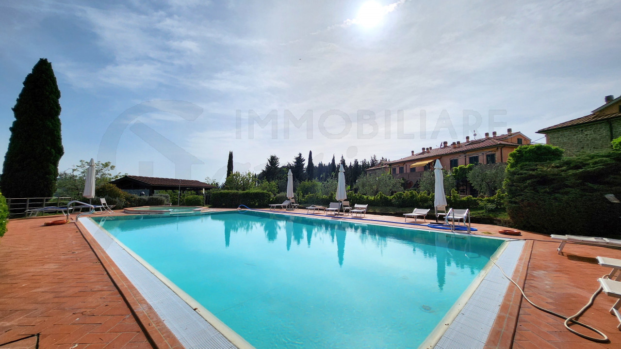 Appartamento in residence con piscina a Montaione