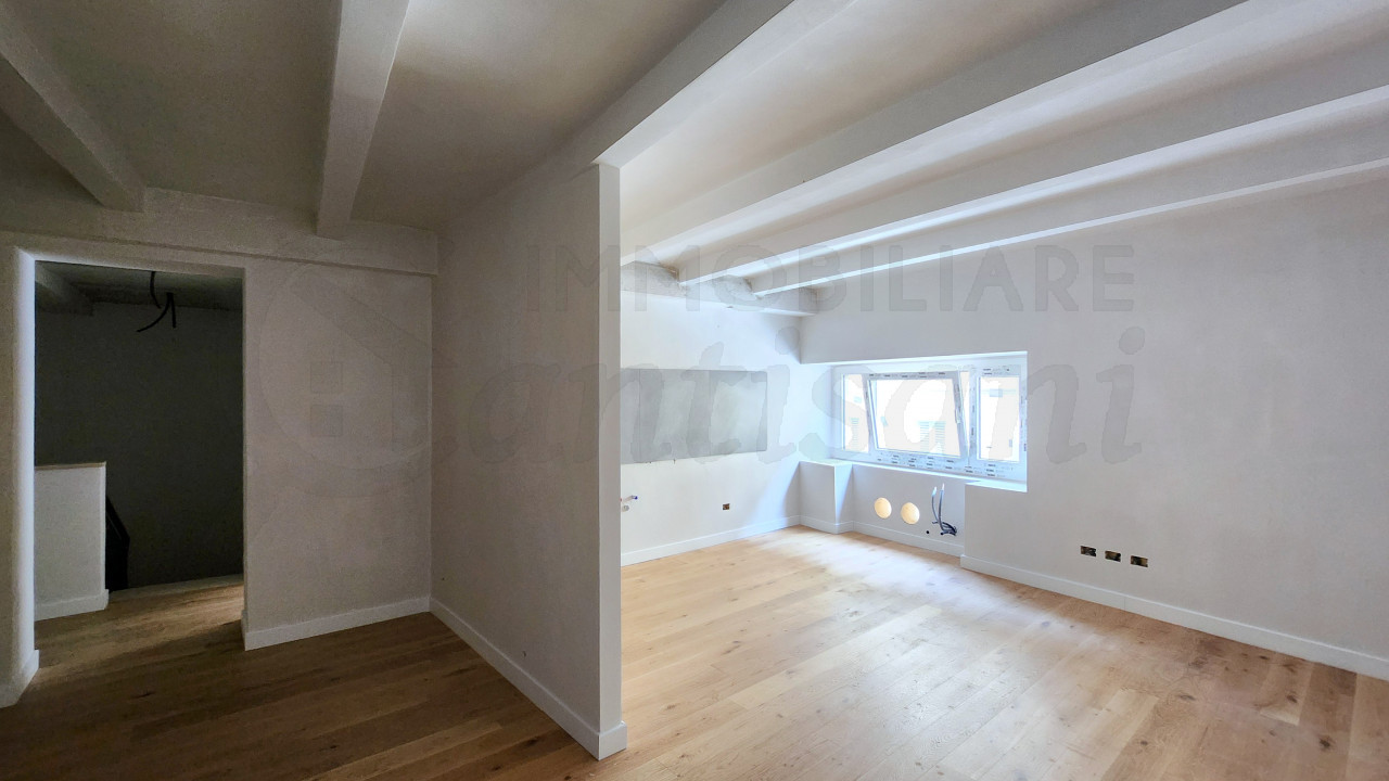 Appartamento ristrutturato in vendita Corso Italia Centro Firenze