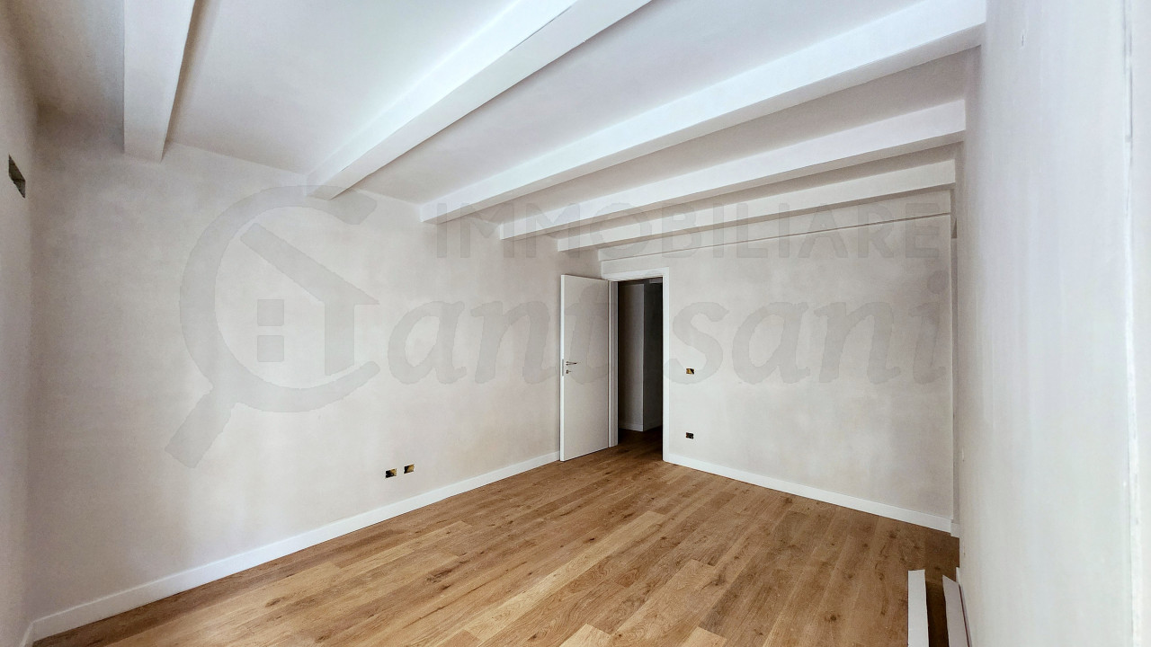 Appartamento ristrutturato in vendita Corso Italia Centro Firenze