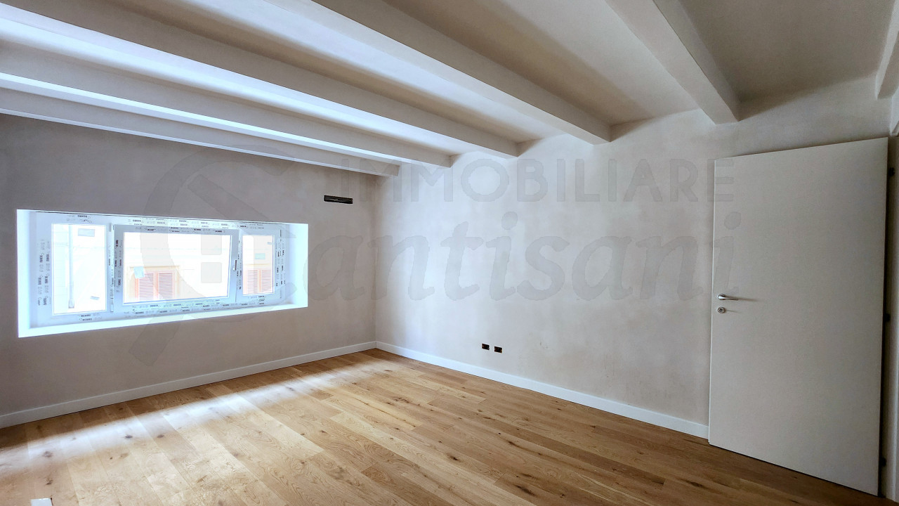 Appartamento ristrutturato in vendita Corso Italia Centro Firenze
