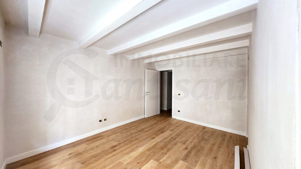 Appartamento ristrutturato in vendita Corso Italia Centro Firenze