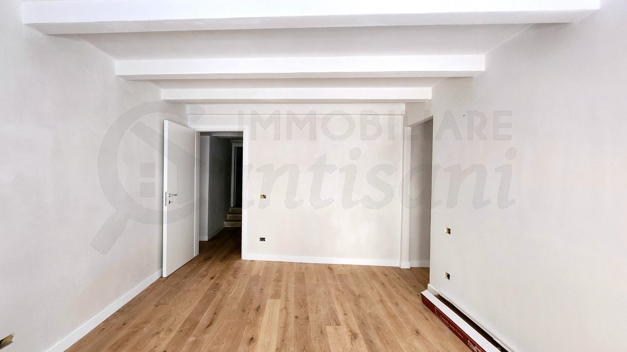 Appartamento ristrutturato in vendita Corso Italia Centro Firenze