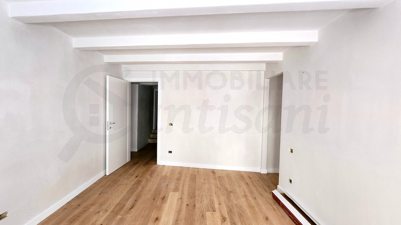 Appartamento ristrutturato in vendita Corso Italia Centro Firenze