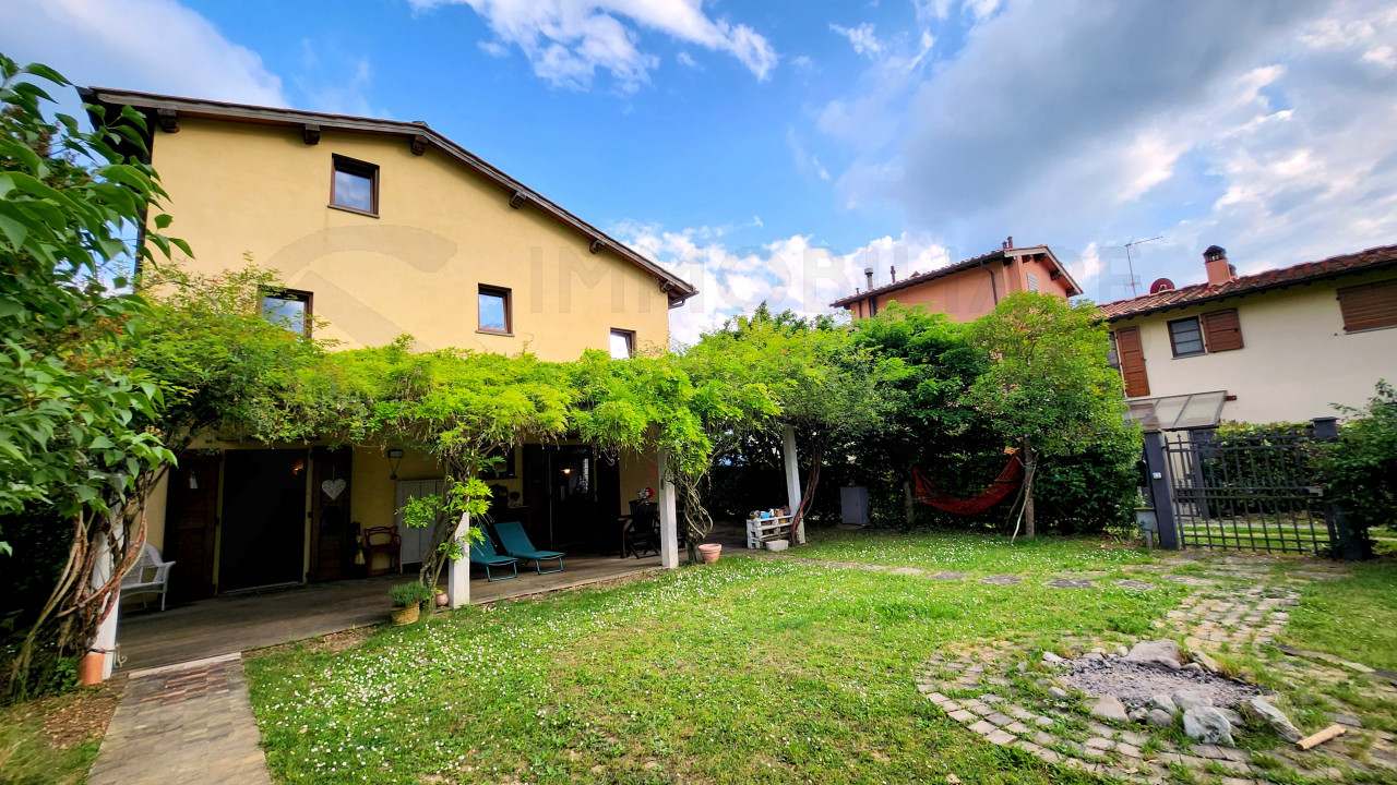 Casa Colonica con giardino in vendita a Borgo San Lorenzo