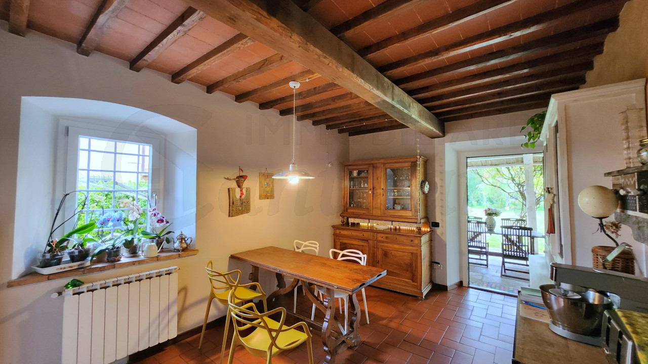 Casa Colonica con giardino in vendita a Borgo San Lorenzo