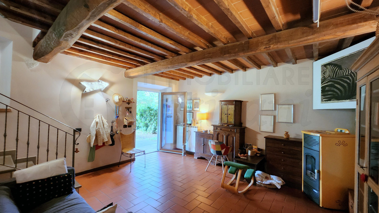 Casa Colonica con giardino in vendita a Borgo San Lorenzo