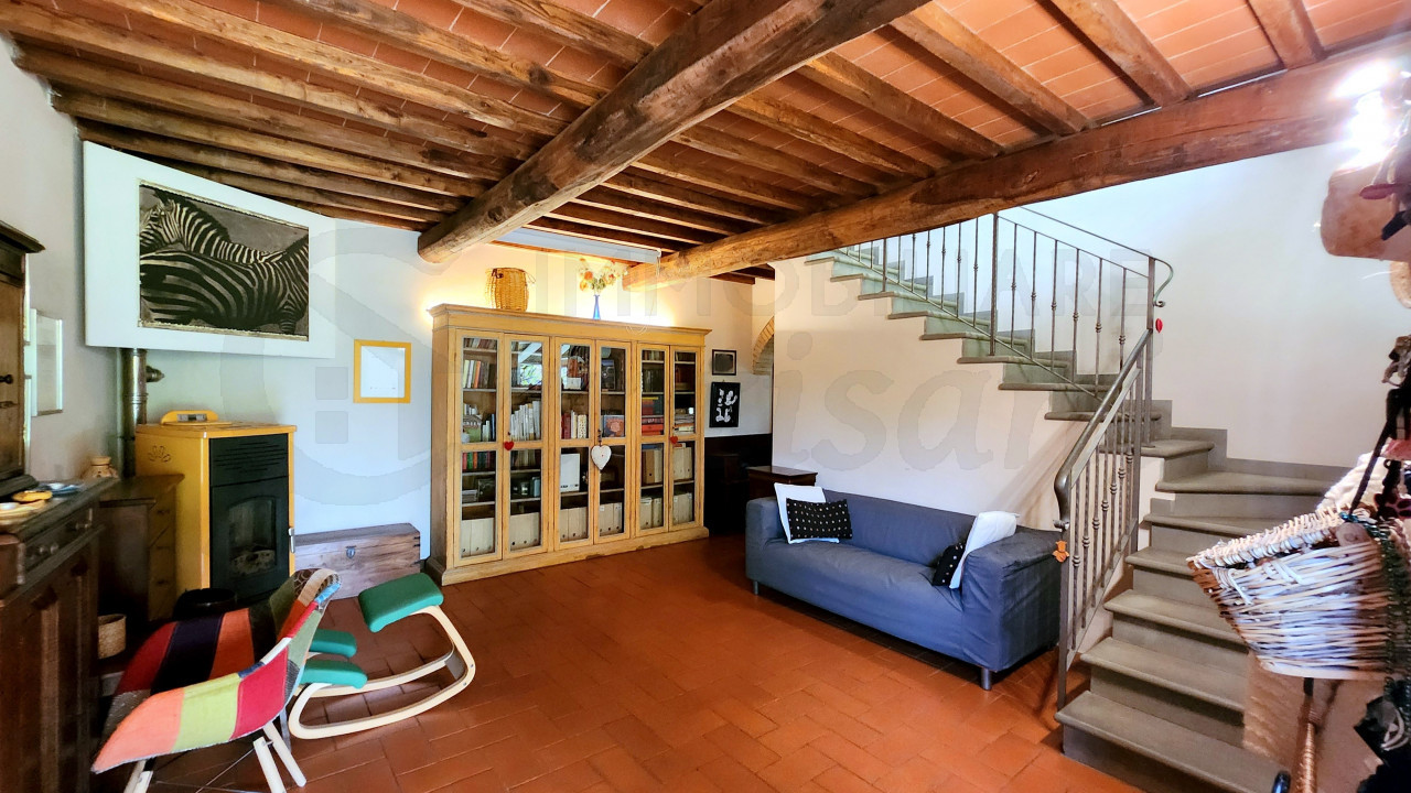 Casa Colonica con giardino in vendita a Borgo San Lorenzo