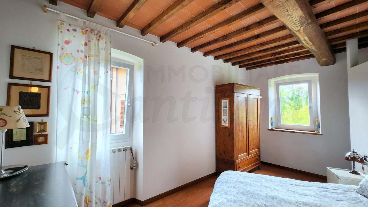 Casa Colonica con giardino in vendita a Borgo San Lorenzo