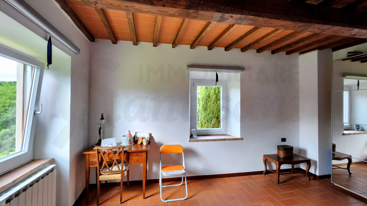 Casa Colonica con giardino in vendita a Borgo San Lorenzo