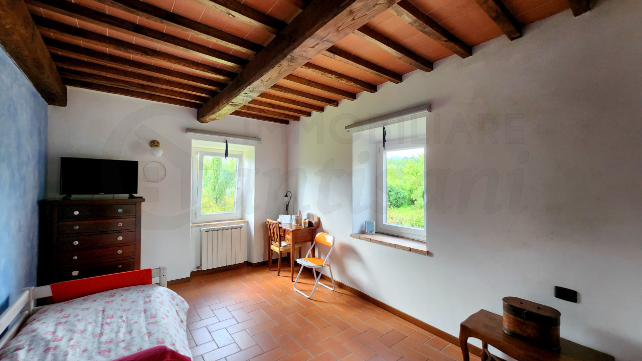 Casa Colonica con giardino in vendita a Borgo San Lorenzo