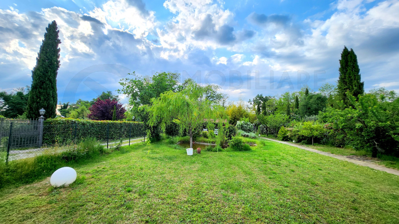 Casa Colonica con giardino in vendita a Borgo San Lorenzo