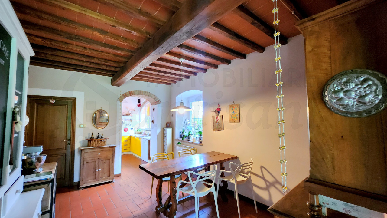 Casa Colonica con giardino in vendita a Borgo San Lorenzo