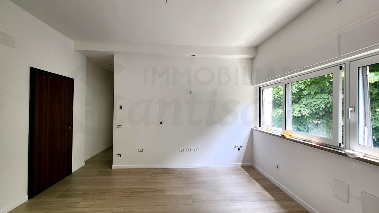 Trilocale ristrutturato in vendita zona Baracca