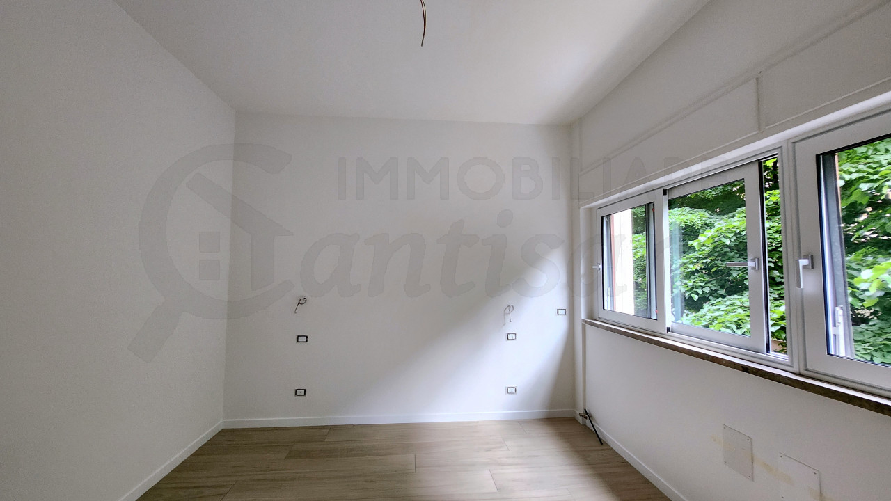 Trilocale ristrutturato in vendita zona Baracca