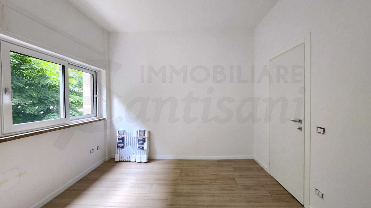 Trilocale ristrutturato in vendita zona Baracca