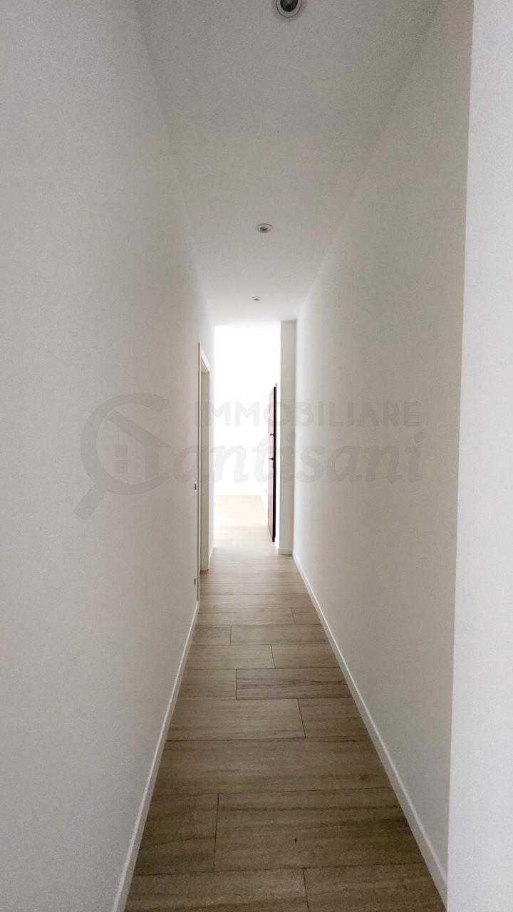 Trilocale ristrutturato in vendita zona Baracca