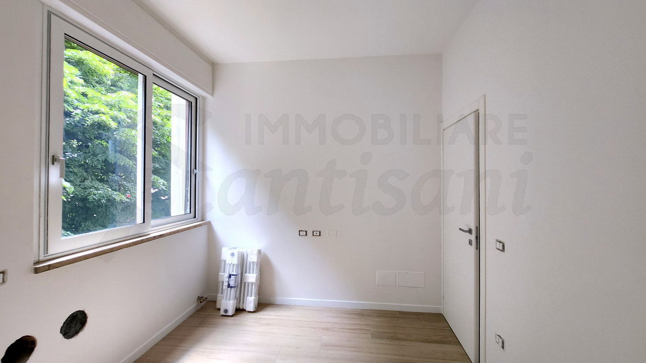 Trilocale ristrutturato in vendita zona Baracca