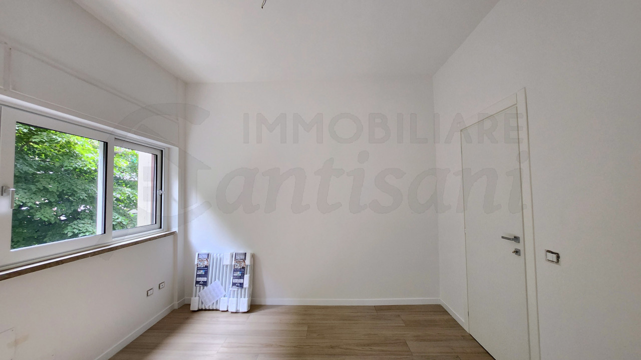 Trilocale ristrutturato in vendita zona Baracca