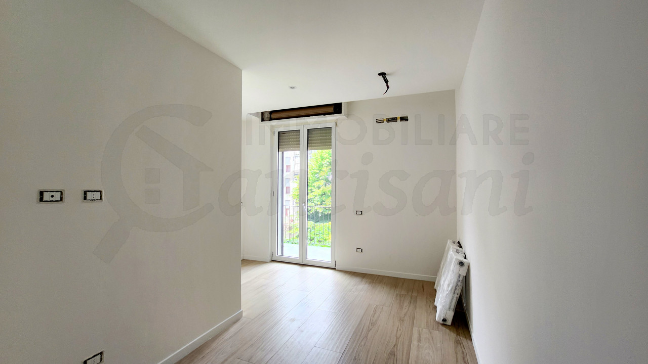 Trilocale con terrazzo ristrutturato in vendita via Baracca