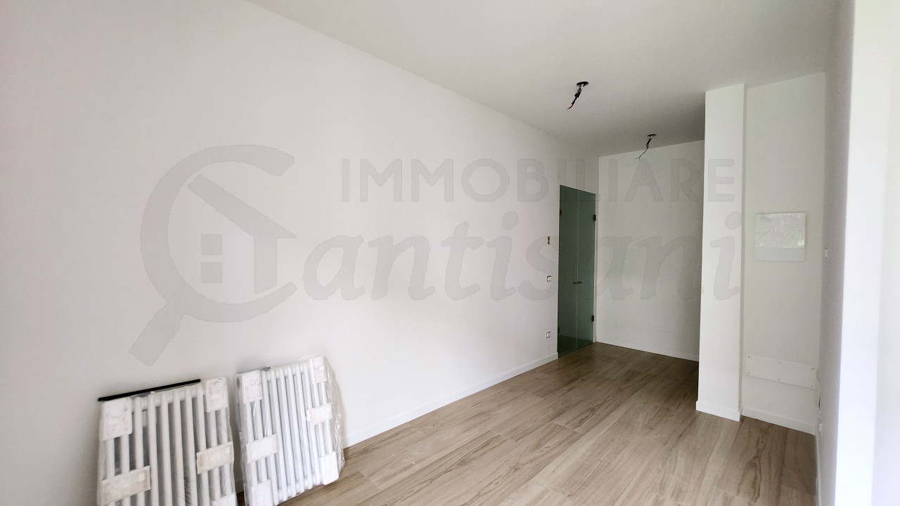 Trilocale con terrazzo ristrutturato in vendita via Baracca