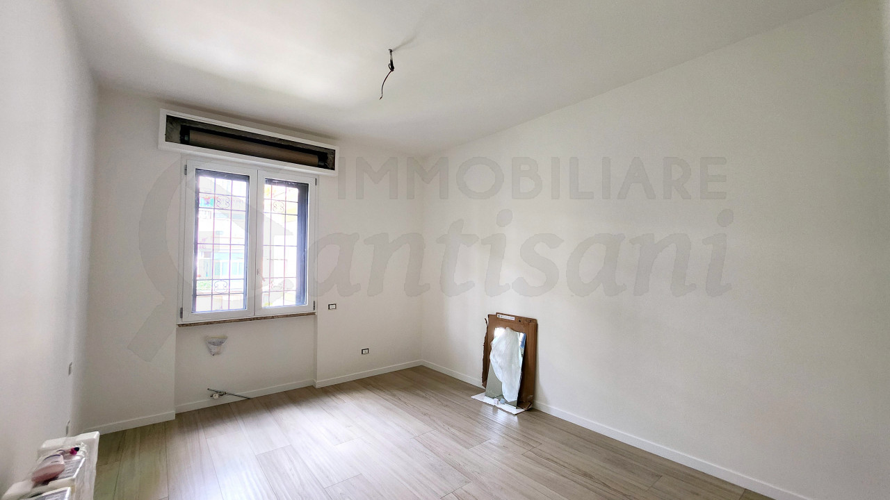 Trilocale con terrazzo ristrutturato in vendita via Baracca