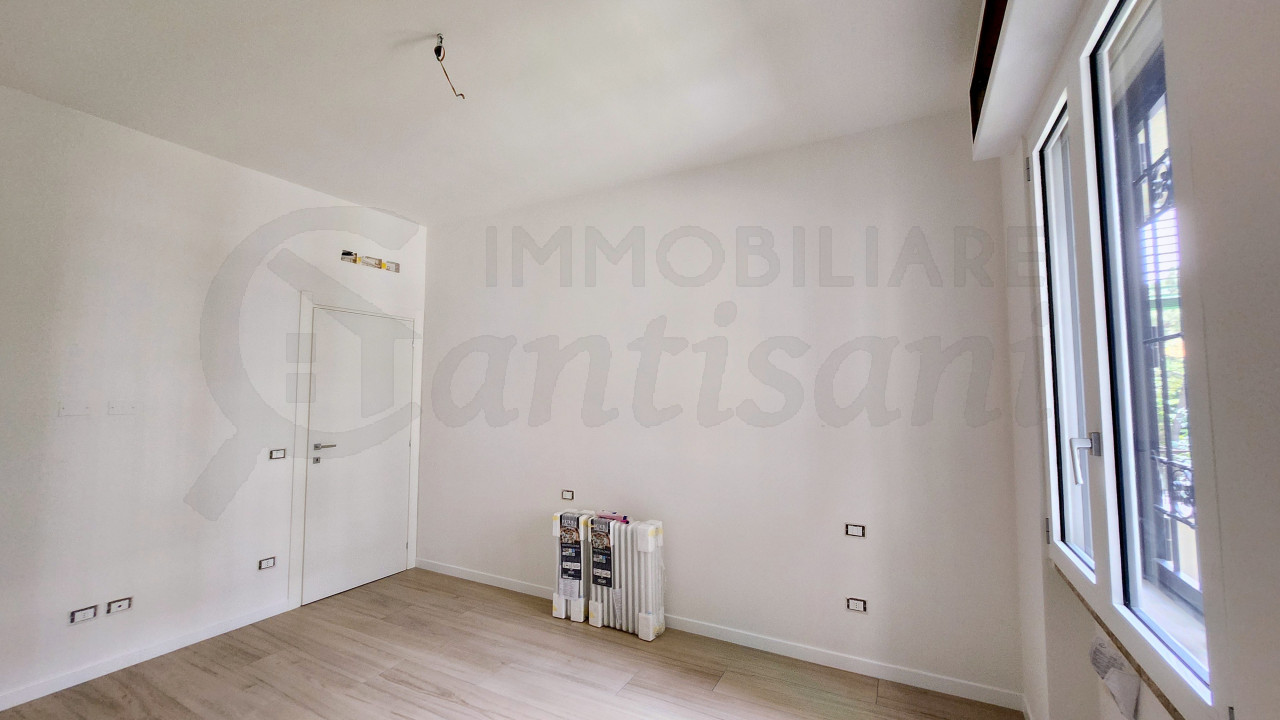 Trilocale con terrazzo ristrutturato in vendita via Baracca