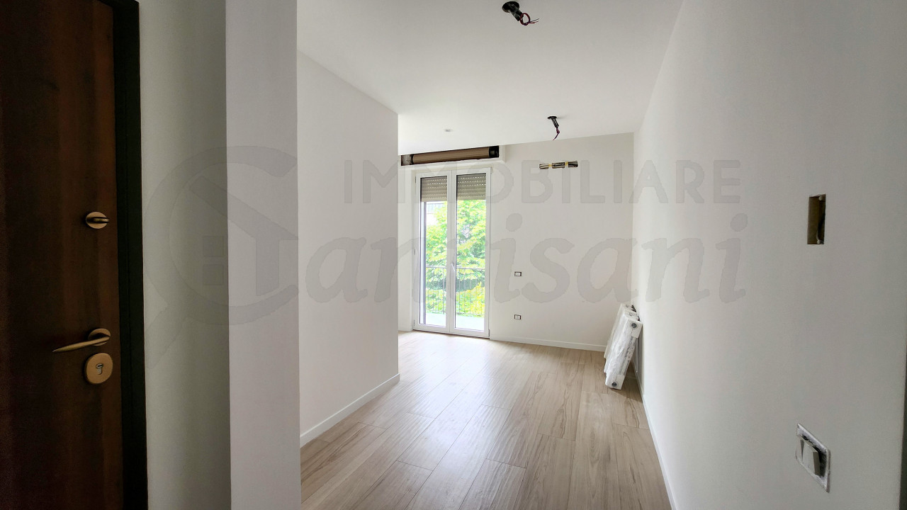 Trilocale con terrazzo ristrutturato in vendita via Baracca