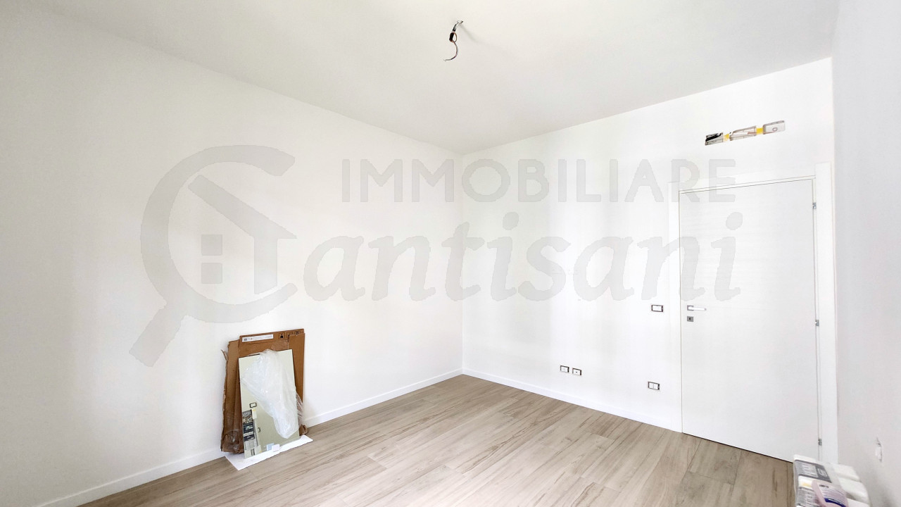Trilocale con terrazzo ristrutturato in vendita via Baracca