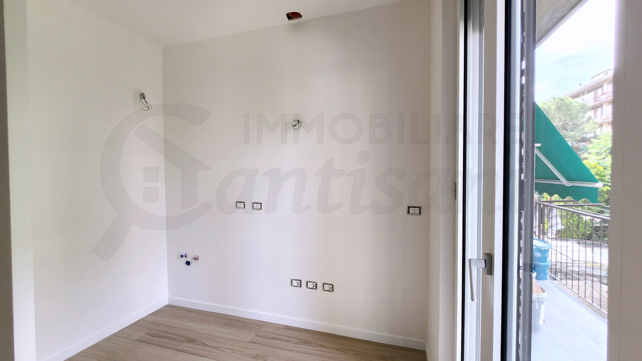 Trilocale con terrazzo ristrutturato in vendita via Baracca