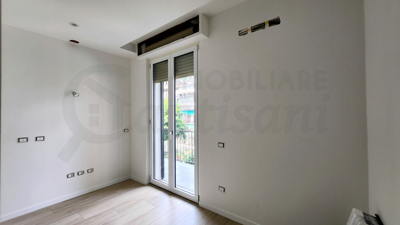 Trilocale con terrazzo ristrutturato in vendita via Baracca