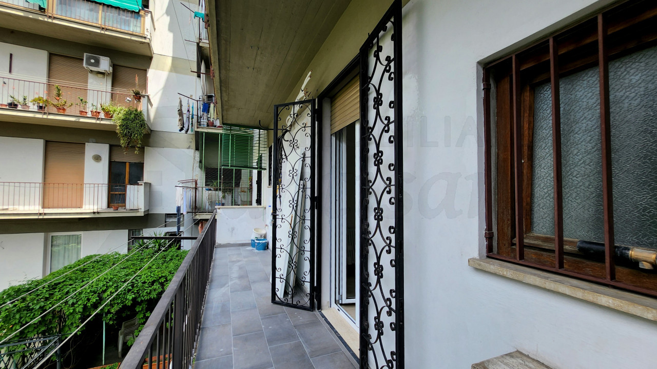 Trilocale con terrazzo ristrutturato in vendita via Baracca