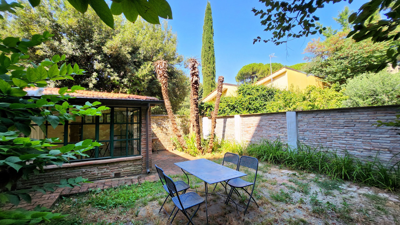 Quadrilocale con giardino in vendita via Stibbert