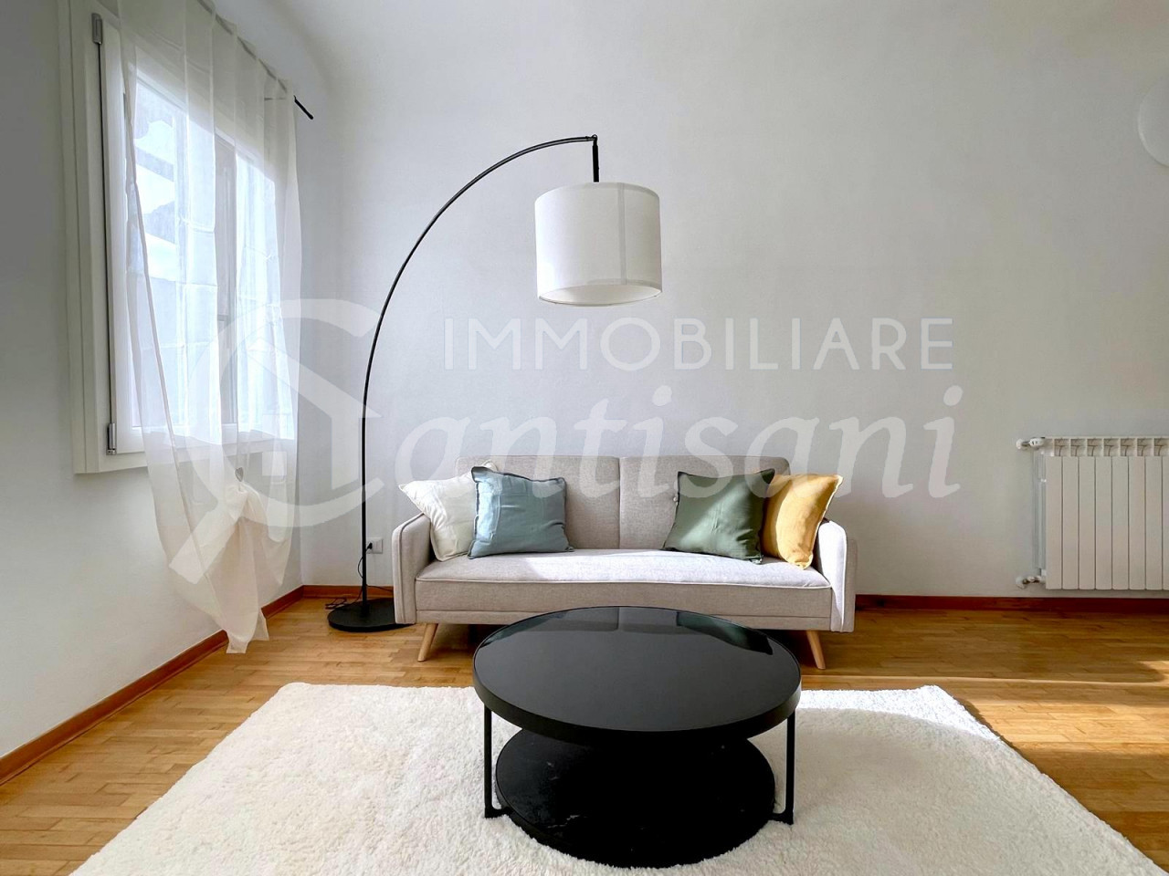 Quadrilocale ristrutturato in affitto a San Frediano