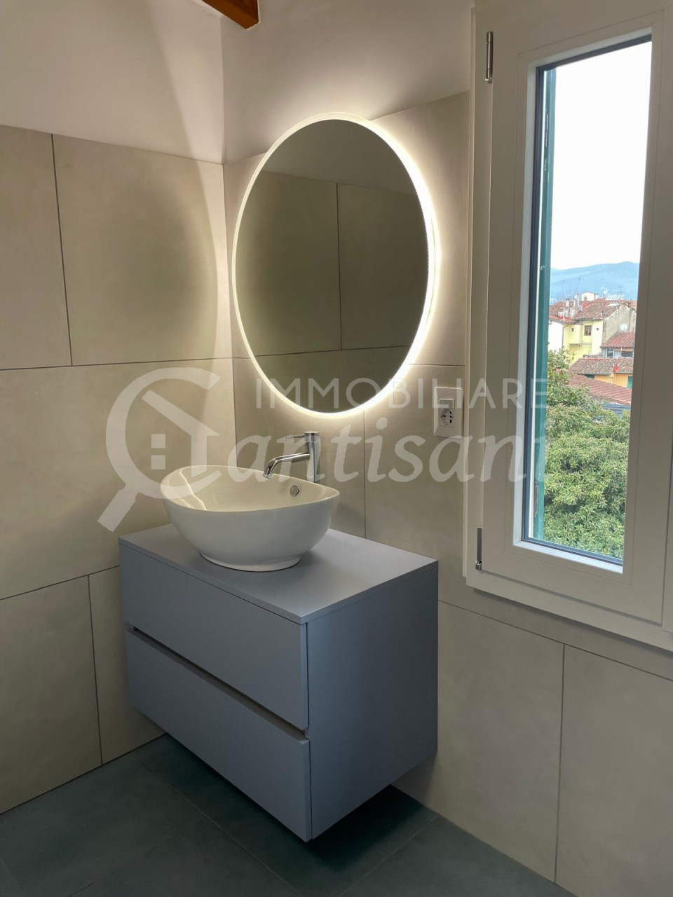 Quadrilocale ristrutturato in affitto a San Frediano
