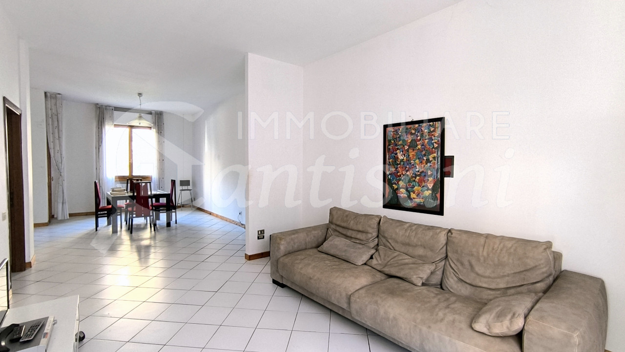 Quadrilocale con giardino e posto auto in vendita Firenze Nova