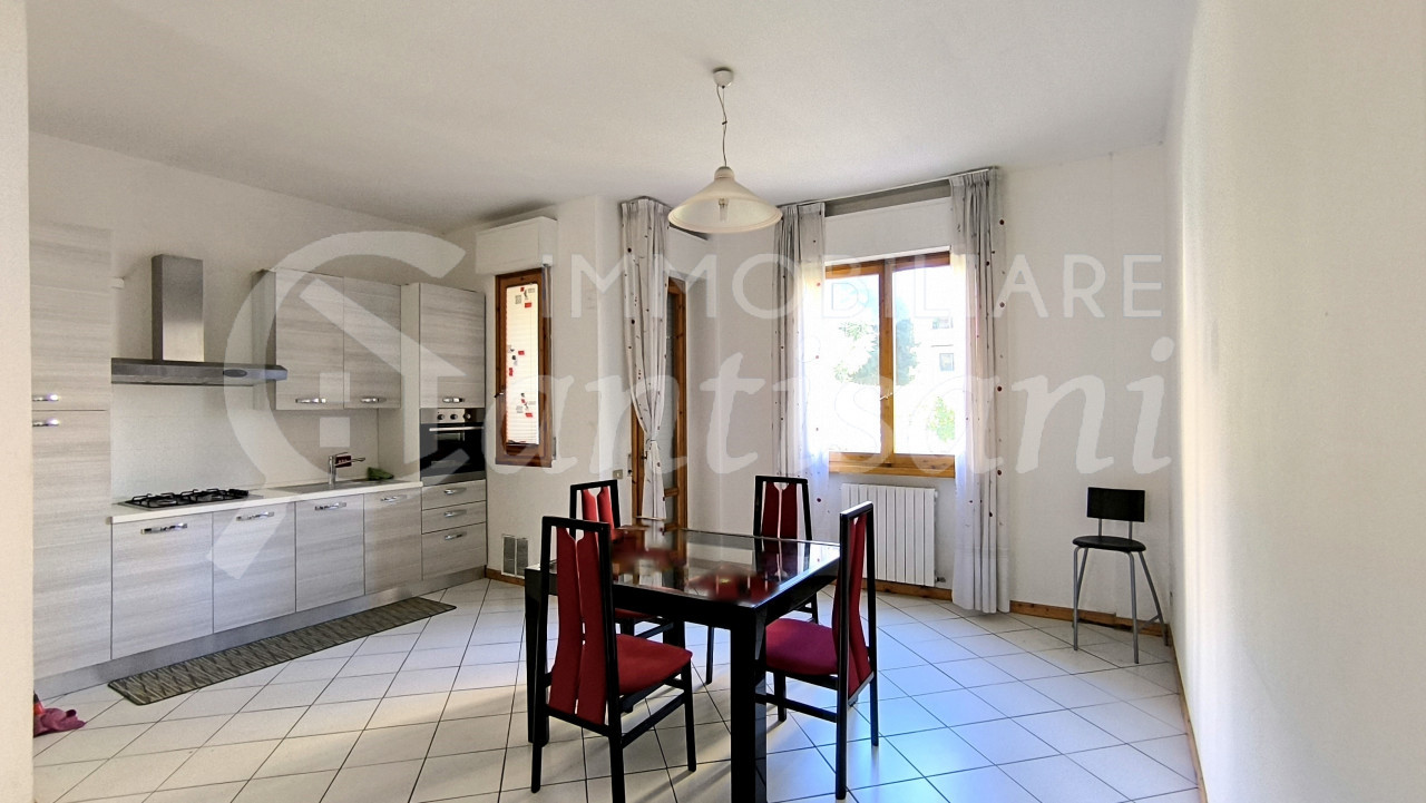 Quadrilocale con giardino e posto auto in vendita Firenze Nova