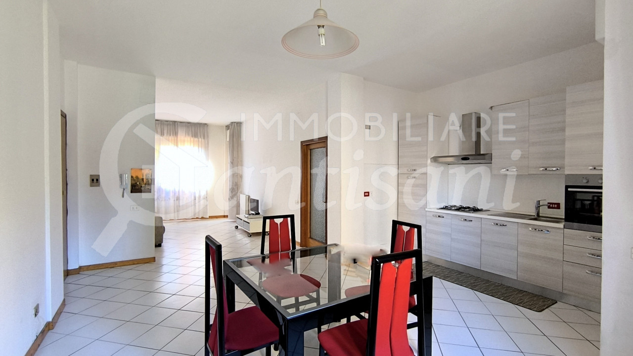 Quadrilocale con giardino e posto auto in vendita Firenze Nova