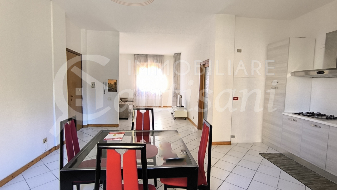 Quadrilocale con giardino e posto auto in vendita Firenze Nova