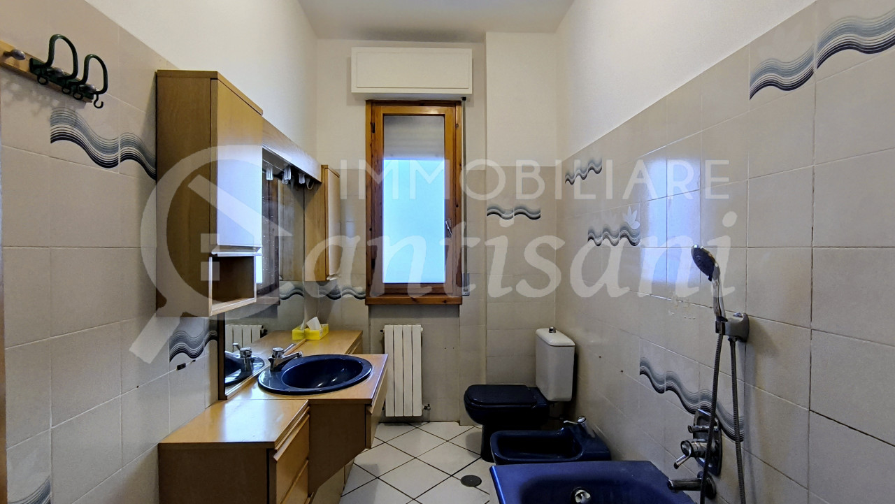 Quadrilocale con giardino e posto auto in vendita Firenze Nova