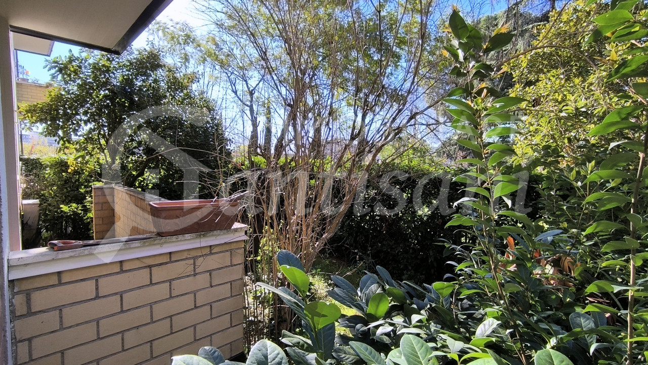 Quadrilocale con giardino e posto auto in vendita Firenze Nova
