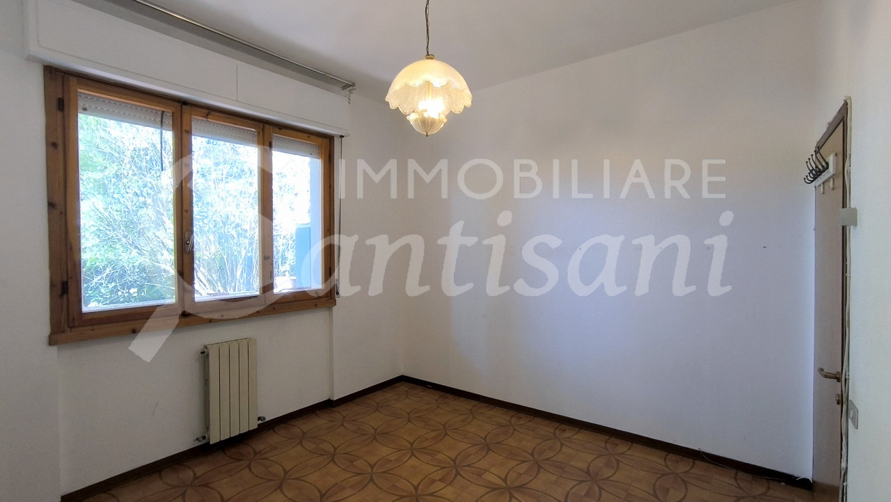 Quadrilocale con giardino e posto auto in vendita Firenze Nova