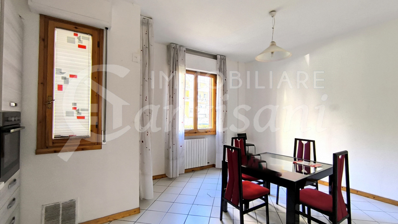 Quadrilocale con giardino e posto auto in vendita Firenze Nova