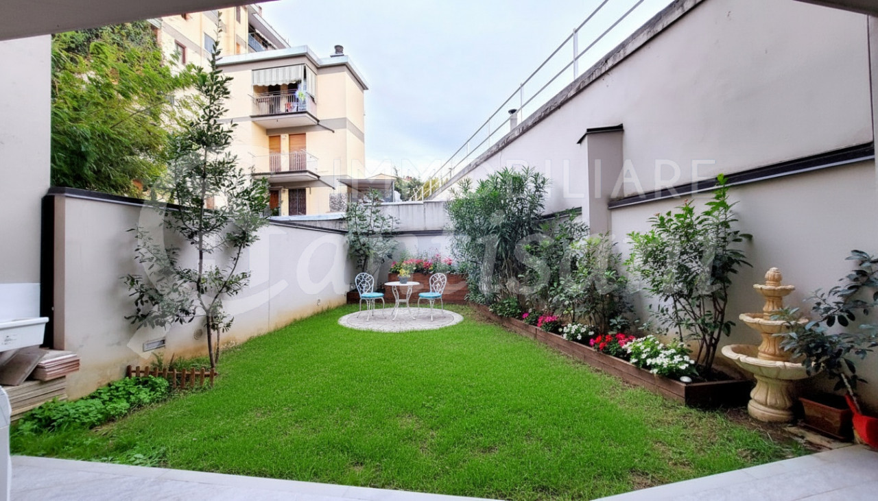 Monolocale con posto auto in affitto a Statuto