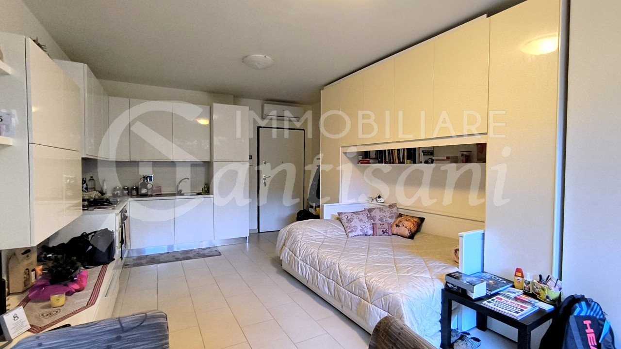 Monolocale con posto auto in affitto a Statuto