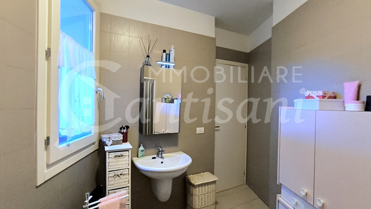 Monolocale con posto auto in affitto a Statuto